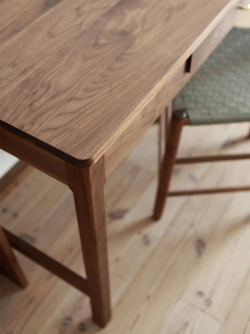 TUTTO Desk | Walnut Wood