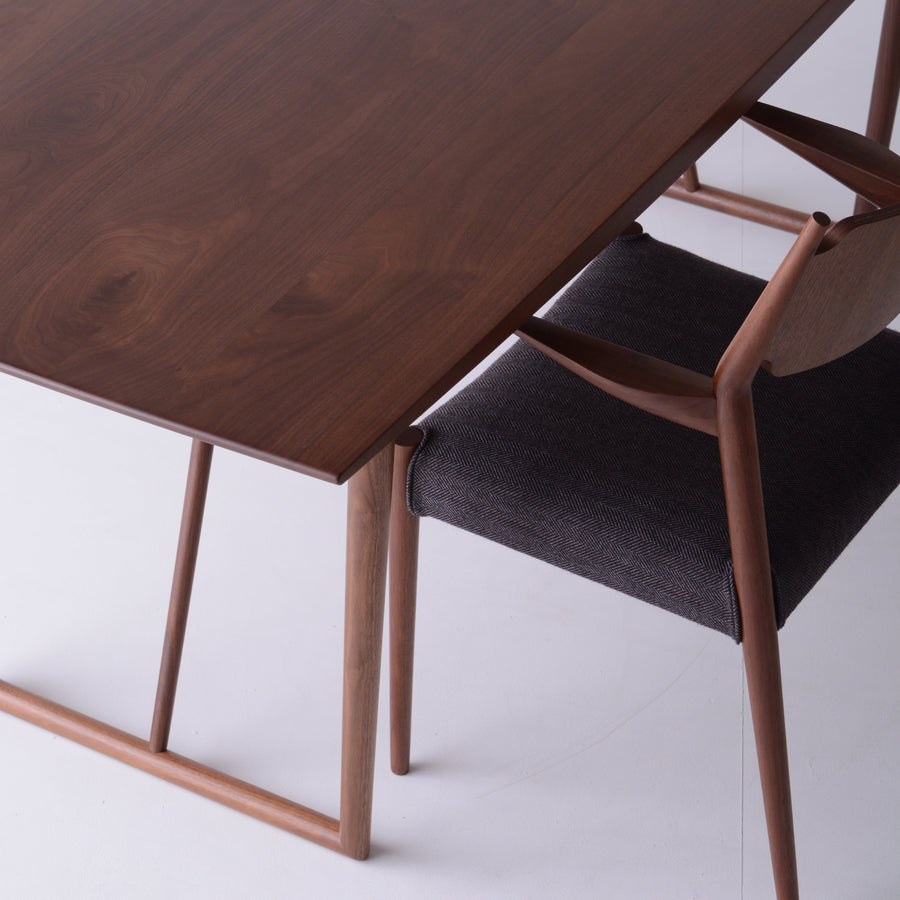 FORMS L-Type Table | Walnut – atomi pte ltd