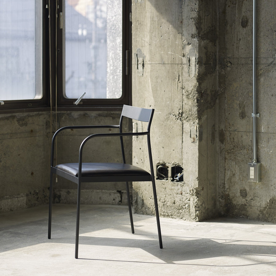 PF Stackable Arm Chair | Leather