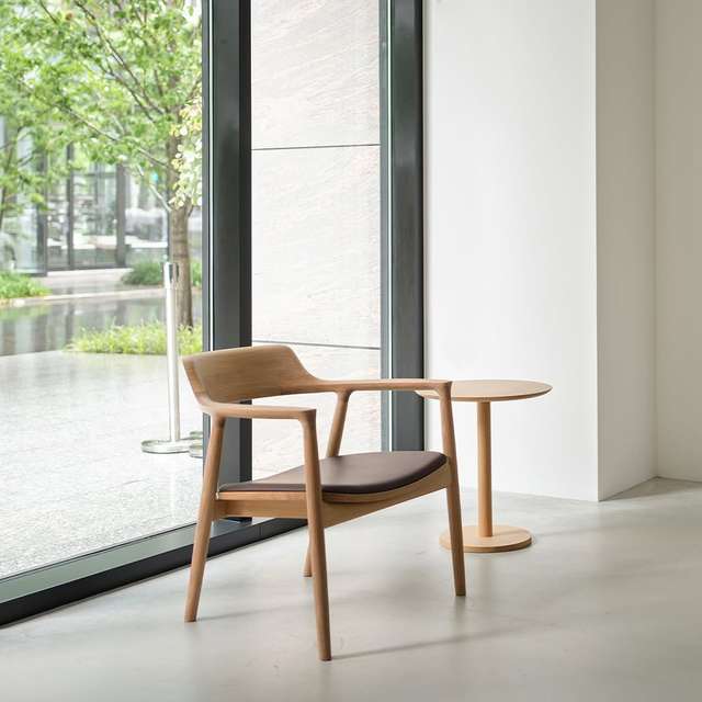 Hiroshima Lounge Chair | Leather | Oak Wood