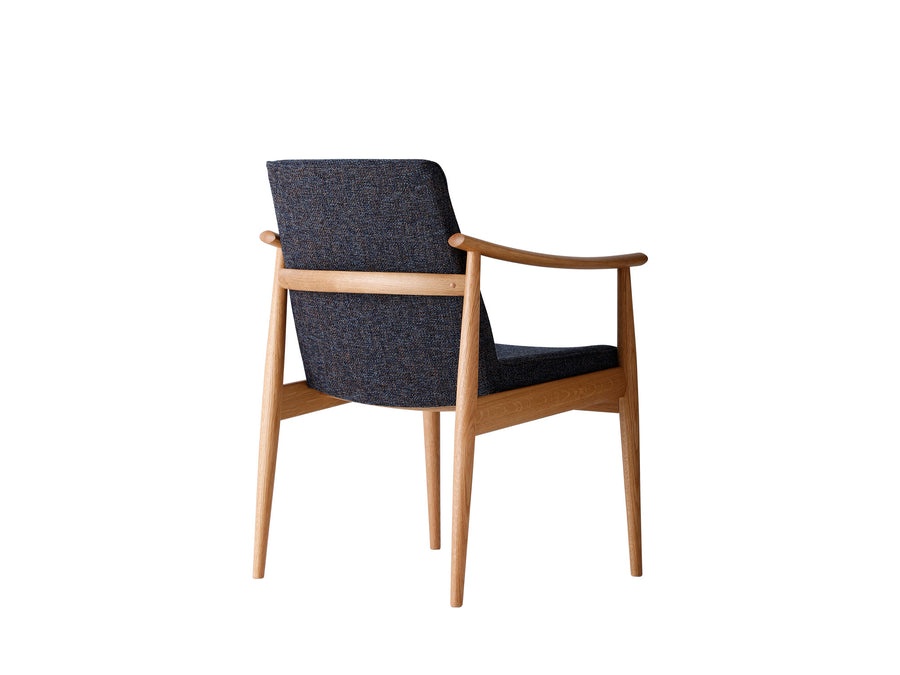 Geppo Seed Fabric Cushioned Armchair | Oak Wood