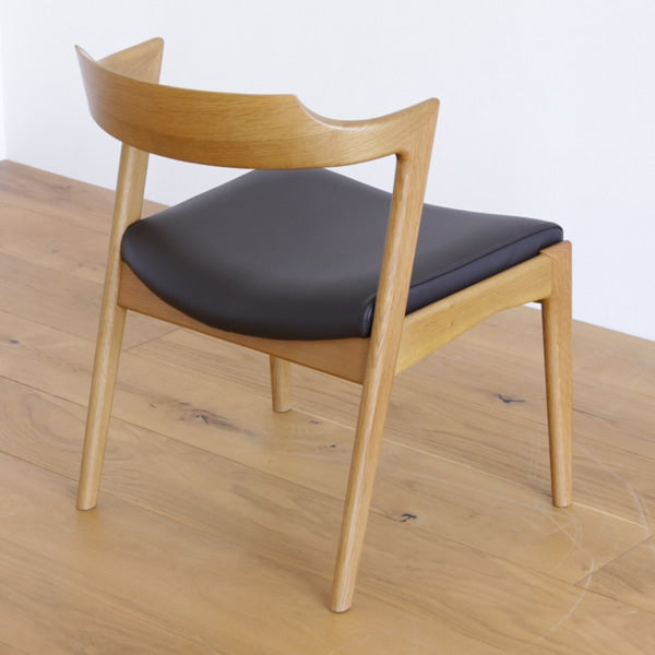 Geppo Seed Leather Cushioned Dining Chair | Oak