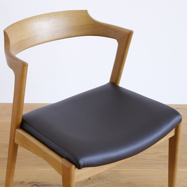 Geppo Seed Leather Cushioned Dining Chair | Oak