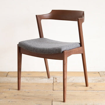 Geppo Seed Fabric Cushioned Dining Chair | Walnut