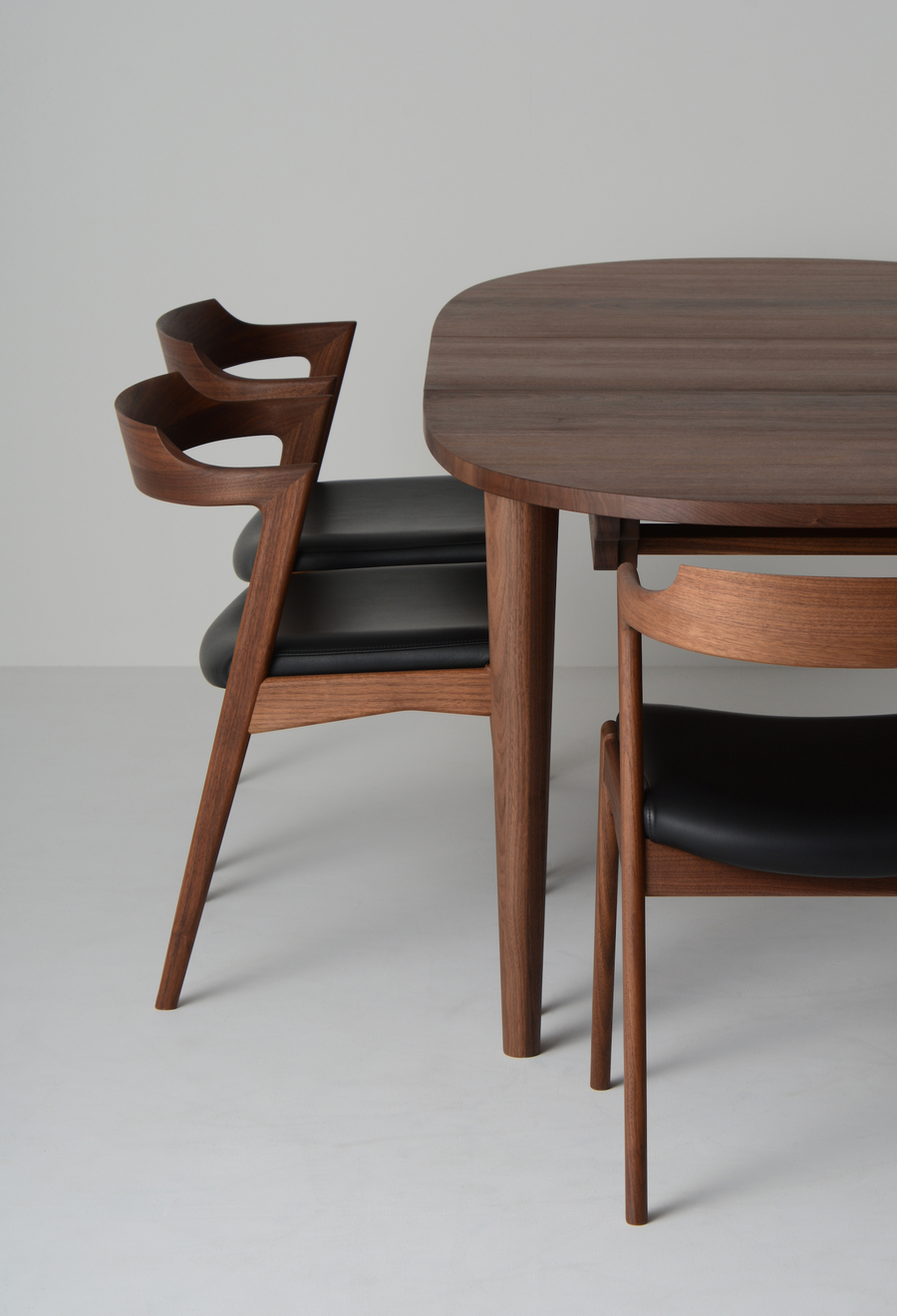 Geppo Seed Leather Cushioned Dining Chair | Walnut