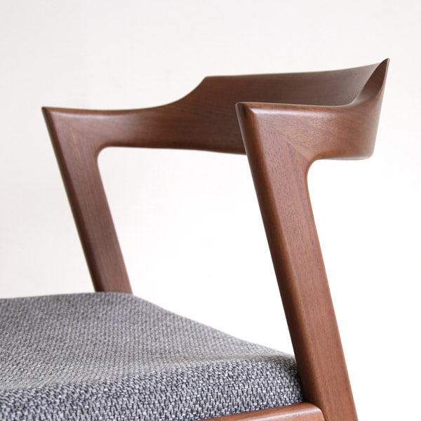 Geppo Seed Fabric Cushioned Dining Chair | Walnut