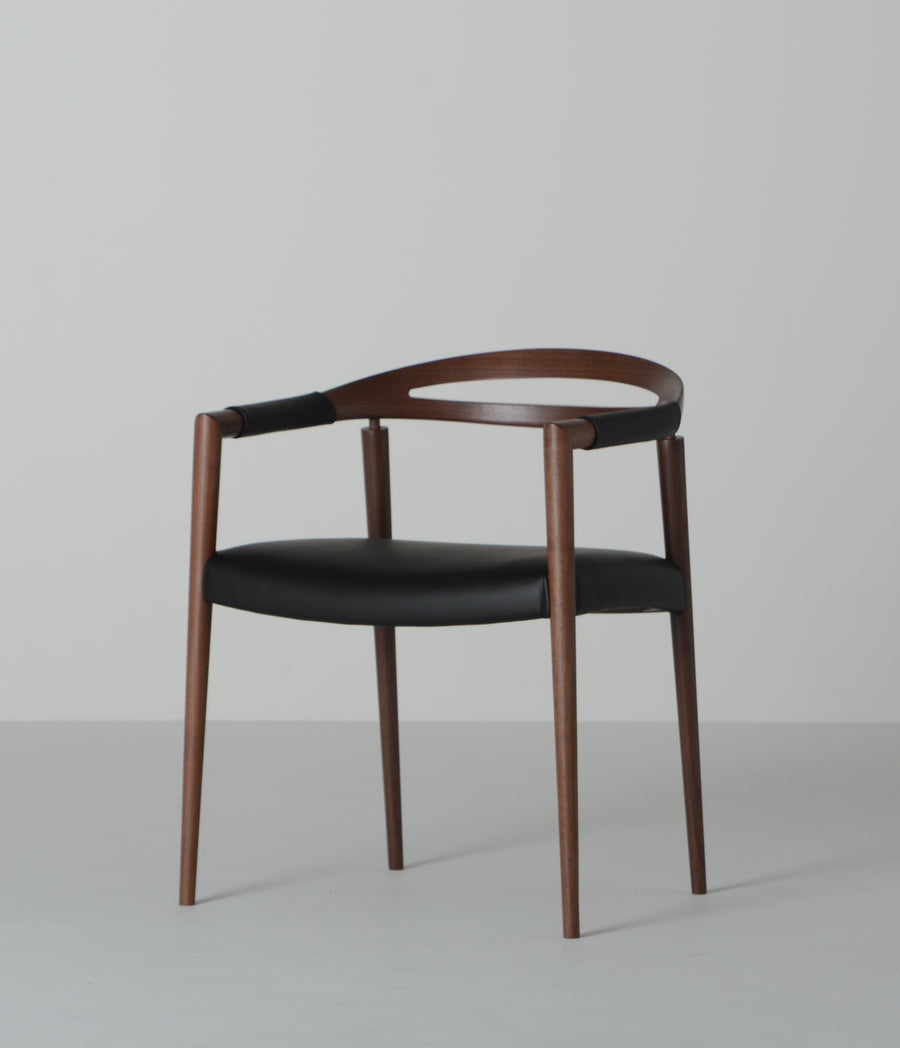 N(en) SOLA Armchair | Walnut